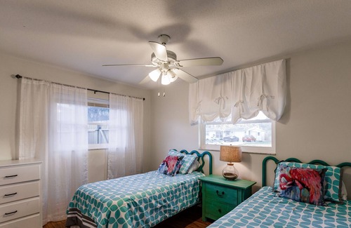 South Gate Ridge Casa | 3 Miles to the Beach, perfect for long stays!