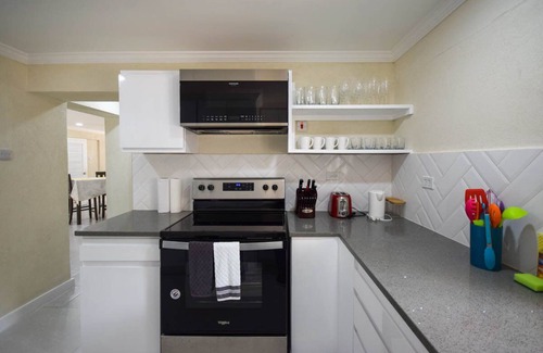 Rockley Apartamento | 3 min walk to beach - Bella Figura (5 bed)