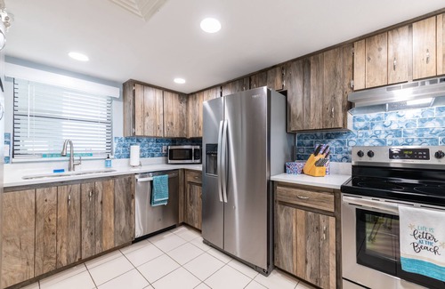 Ocean View Halifax Estates Condominio | 3 min walk to beach! Ocean and river views. Great sunsets! Updated 2 br 2ba