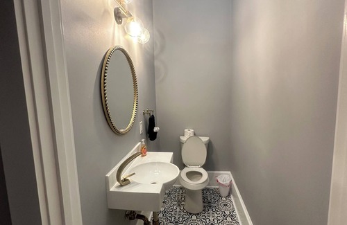 Fairgrounds Casa | 3 mins from French Quarters, Superdome, and Downtown.w booking for 3 day minimum