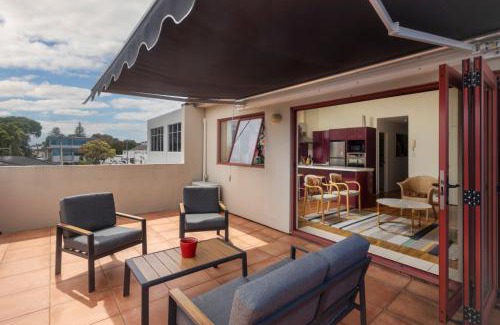 Orewa Apartamento | 3 Minute Stroll To The Beach & Shops