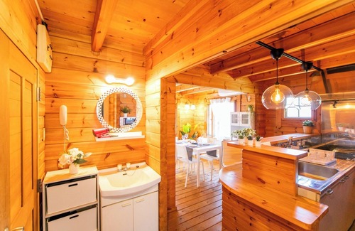 Sumoto Casa | 3 minutes from Keino Matsubara Sumoto City Exclusive log house rental in Goshikicho Free BBQ fa - A whole log house in Torikaiura Goshikicho is a rental type / Sumoto Hyōgo