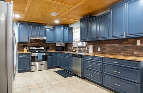 Grant Casa | 3 minutes from local boat launch, renovated multi-family home