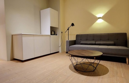 Taman Bukit Pantai Apartamento | 3 minutes to Kerinchi Station! Contemporary Studio near Mid Valley
