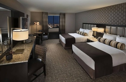 Downtown Las Vegas Hotel | 3 Modern Units Near Fremont Street Attractions! Pool, Night Entertainment