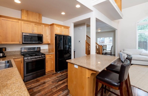 Mountain View District Casa | 3+ MONTH RENTAL-1.5 Bedroom+ an OFFICE with Wall Bed-minutes to downtown