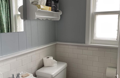 Ludington Cabaña | 1 or 2 night availability! 2 blocks from beach, pickle ball, 4 blocks to town.