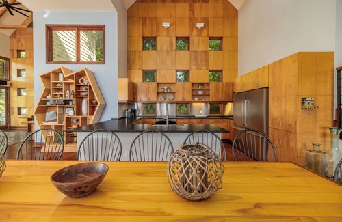 Macon Casa | 3 Peaks