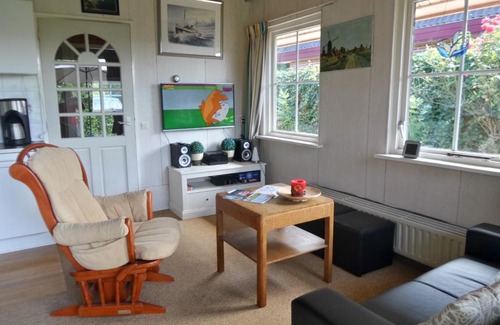 Anjum Casa | 3 pers Waterfront Swedish house w Sauna, Modern kitchen and Private terrace