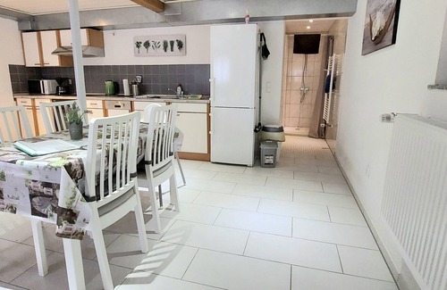 Kleinbreitenbach Apartamento | 3 person vacation apartment in the countryside with plenty of space to linger
