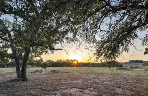 Smithwick Casa | 3 pet-friendly cabins on 8 acres with hot tub.