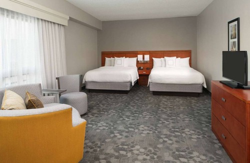 Miami Lakes Hotel | 3 Posh Units in Miami Lakes! Pet-Friendly, w/ Pool, Close to Royal Oaks Park