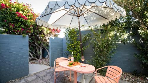 Tahquitz River Estates Casa | 3 Private Rooms At The Wesley Hotel Perfect for Group Stays