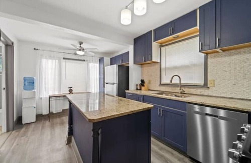 Johnson City Casa | 3 queen bedrooms, 2 fold-out beds, 2.5 baths near Binghamton University