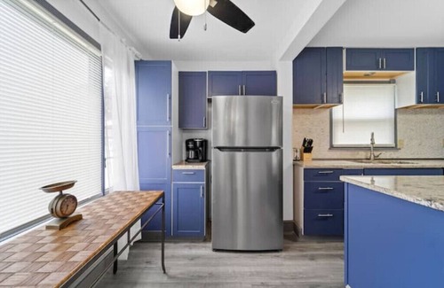 Johnson City Casa | 3 queen bedrooms, 2 fold-out beds, 2.5 baths near Binghamton University