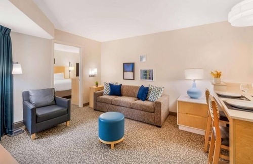 Arrowood Hotel | 3 Quiet Suites Ideal for Business Stays or Getaways Close to Major Attractions