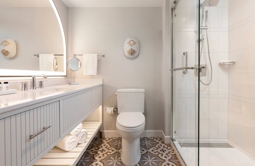 Singer Island Hotel | 3 Relaxing Units - Breathtaking Seaside Stroll at Our Resort w/ Beach & Pool