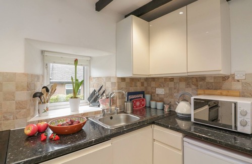 Burgh Island Cabaña | 3 ROCK COTTAGES, pet friendly, character holiday cottage in Kingston