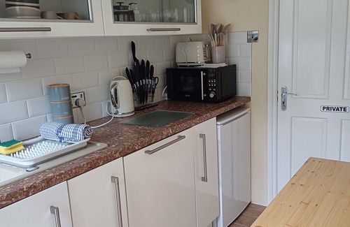 St. Blazey Apartamento | 3 Room Bedsit Flat in Nat. Reserve. Pet friendly. Free return Eden taxi B4 9pm.