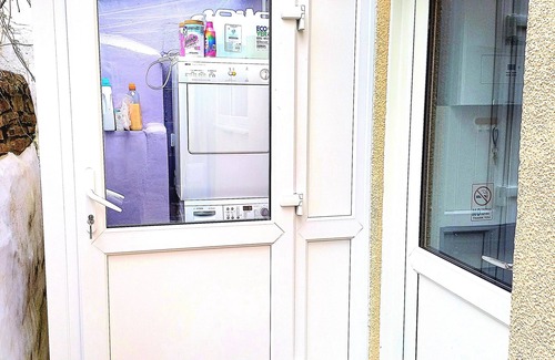 St. Blazey Apartamento | 3 Room Bedsit Flat in Nat. Reserve. Pet friendly. Free return Eden taxi B4 9pm.