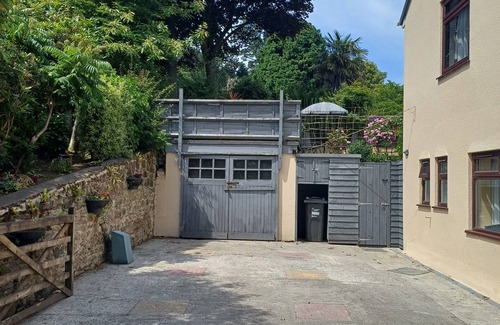 St. Blazey Apartamento | 3 Room Bedsit Flat in Nat. Reserve. Pet friendly. Free return Eden taxi B4 9pm.