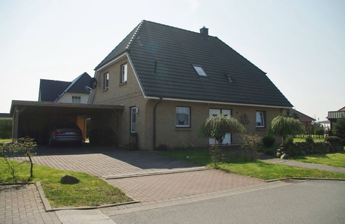 Warwerort Apartamento | Apartamento de 3 habitaciones confort para 4 personas WiFi ropa de cama toallas en Büsum