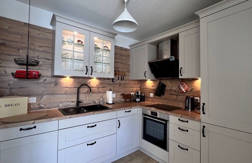 Leer Apartamento | 3-room, kitchen + 2 bathrooms " modern apartment "LeerZeit"