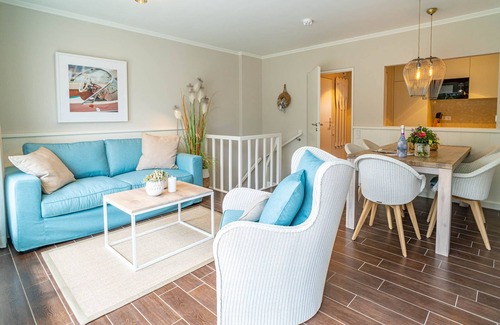 Wenningstedt-Braderup Apartamento | 3-room vacation apartment with terrace - only 600 meters to the beach.