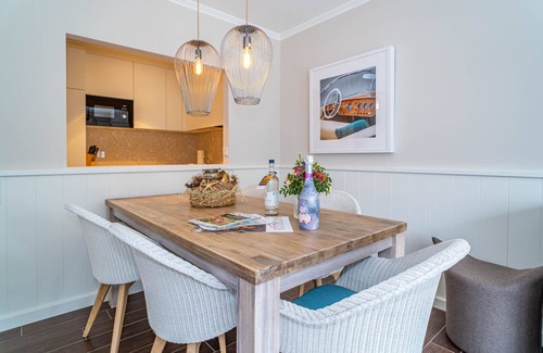 Wenningstedt-Braderup Apartamento | 3-room vacation apartment with terrace - only 600 meters to the beach.