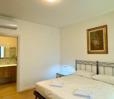 Sud-Ovest Apartamento | 3 Rooms - 3 Bath - Bright Modern Apartment