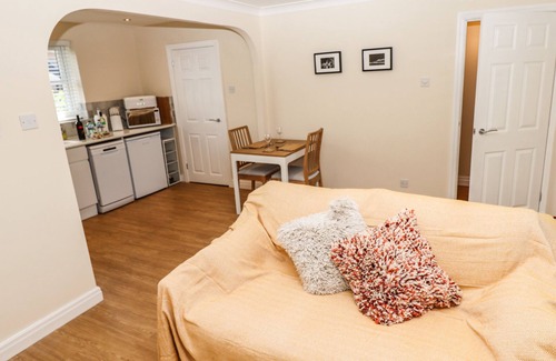 Lytham St. Anne's Cabaña | 3 ROTHBURY PLACE, romantic in Lytham St. Annes