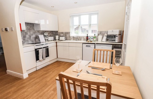 Lytham St. Anne's Cabaña | 3 ROTHBURY PLACE, romantic in Lytham St. Annes