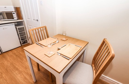 Lytham St. Anne's Cabaña | 3 ROTHBURY PLACE, romantic in Lytham St. Annes