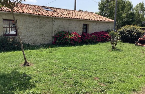 Les Magnils-Reigniers Casa | 3* self-catering cottage