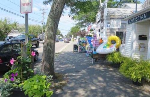 West Harwich Casa | 3 Shore Road Extension West Harwich Cape Cod - - A Shore Thing