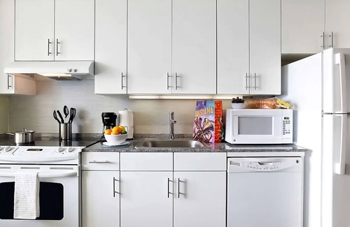 Central Business District Complejo | 3 Spacious Spaces! Family Break. Great Downtown Base near Lafayette Square