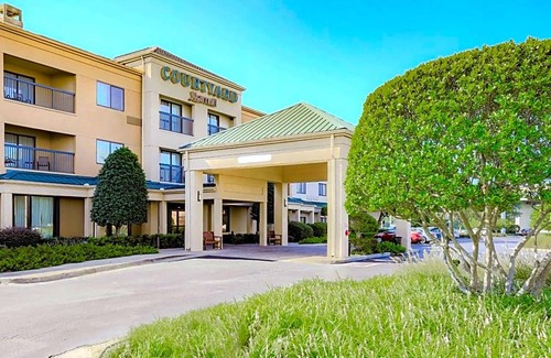 Monroe Hotel | Hotel de 3 estrellas ∙ Courtyard by Marriott Monroe Airport
