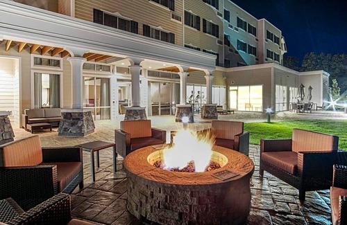 Lenox Hotel | Hotel de 3 estrellas ∙ Courtyard by Marriott Lenox Berkshires