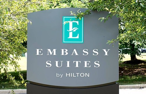 Auburn Hills Hotel | Hotel de 4 estrellas ∙ Embassy Suites by Hilton Auburn Hills