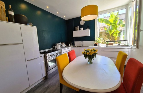 Castelnaudary Casa | 3-star manor house:L'Oustal des Halles with cinema in the center of town