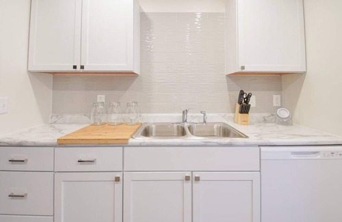 Oread Apartamento | 926 Tennessee #3 · [3]Homey Lawrence Oasis Steps from Mass St and KU!