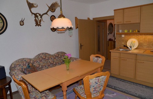 Bischofsgruen Apartamento | Apartamento de 3 estrellas (50 m²) con sala de estar y dormitorio