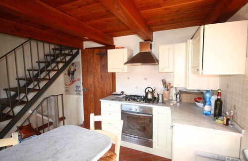 Argigliano Casa | Casa de pueblo de 3 plantas, 1 dormitorio, sala, cocina / comedor, baño.