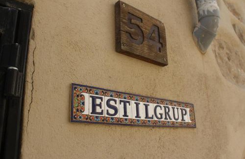 Monistrol de Montserrat Apartamento | 3-Story Gaudi Building with Montserrat Stone