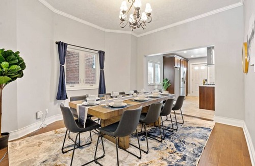Shadyside Apartamento | 3 Story home w/10 beds & Free off-street parking