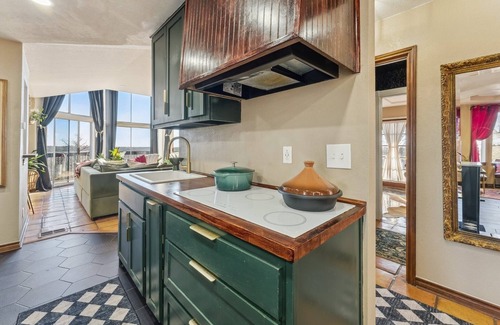Joshua Casa | 3 Story Luxury Hilltop House with Panoramic Views