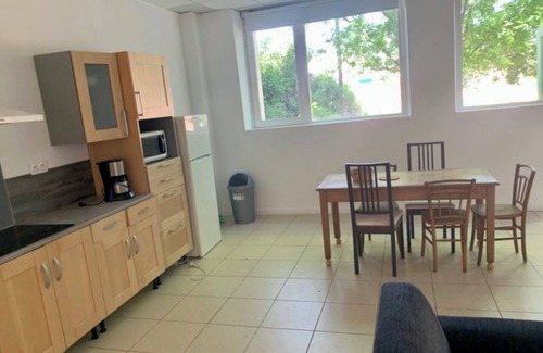 Clermont-l'Herault Apartamento | 3 T2 apartment near Lac du Salagou