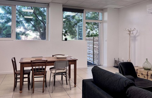 Clermont-l'Herault Apartamento | 3 T2 apartment near Lac du Salagou