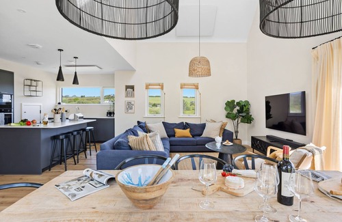 North Buckland Casa | 3 The Vista, Willingcott Nr Woolacombe - Hot tub/ Pet friendly/ On-site pool/ EV Charger/ Ecohome
