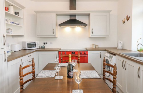 Brampton Cabaña | 3 Tindale Terrace